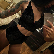 Load image into Gallery viewer, Scalloped Lace Bralette Set