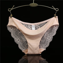 Load image into Gallery viewer, Floral Lace Plus Size Seamless Briefs
